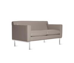Design Within Reach Theatre Two-Seater диван в коже - 2