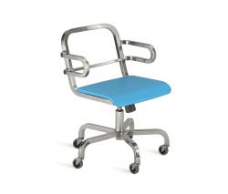 Изображение продукта emeco Nine-0 офисное кресло с подлокотниками