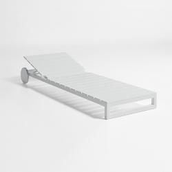 Изображение продукта Gandía Blasco Saler deck chair and low table