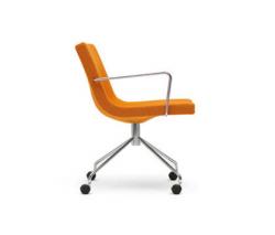 Изображение продукта OFFECCT Bond кресло с подлокотниками with castors
