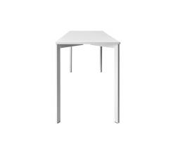Изображение продукта GUBI Y-Bar стол