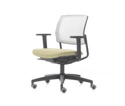 Изображение продукта Nurus Trea Wheeled With Armrest