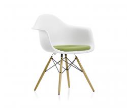 Изображение продукта Vitra Eames Plastic кресло с подлокотниками DAW
