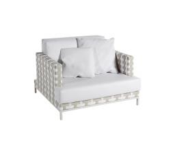 Изображение продукта Point Caleta кресло с подлокотниками